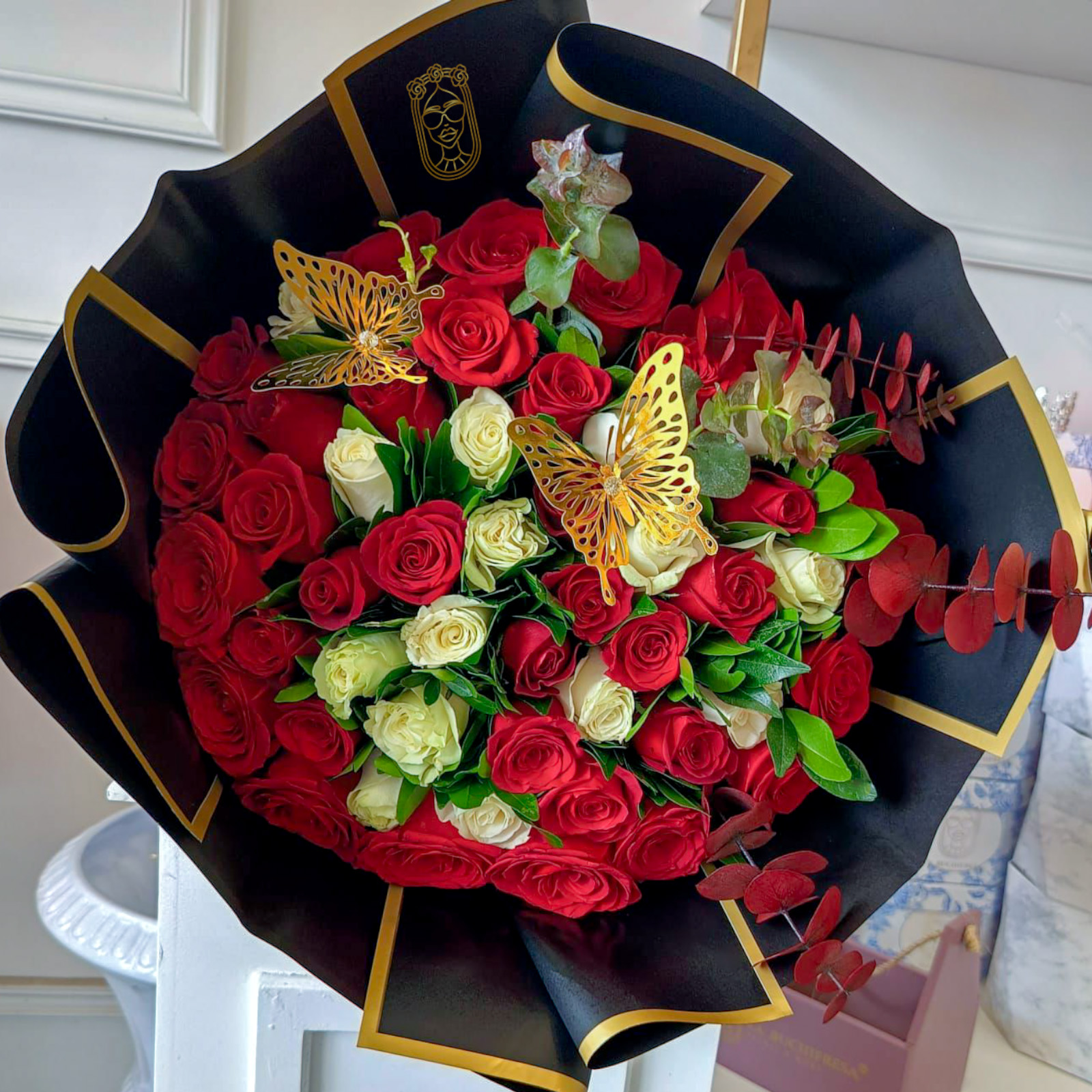 Buchi "WHITE CENTER BOUQUET" red 50