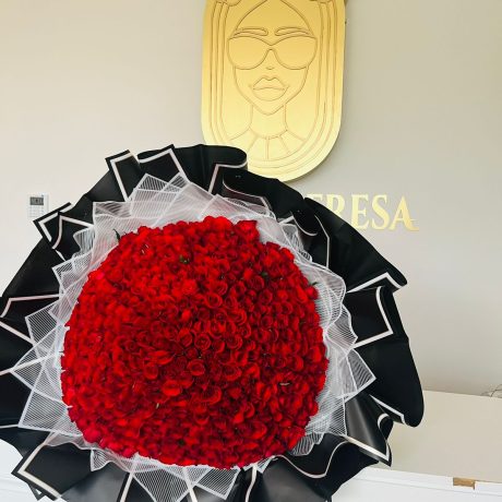 Ramo de 400 rosas rojas premium con papel coreano y listón