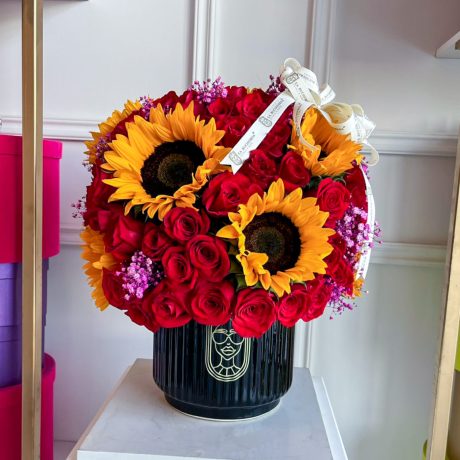 Arreglo en forma de esfera con 75 rosas rojas premium