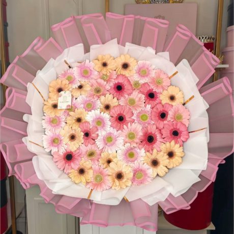 Buchi _WRAPPED GERBERA BOUQUET_ pinks 45